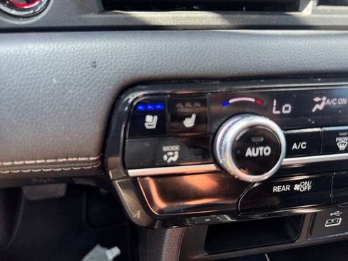 Used 2025 Honda Pilot Elite image 19