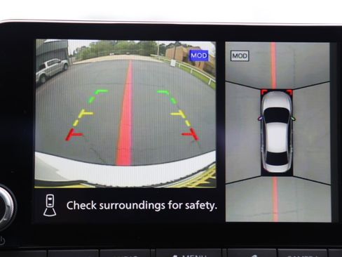 Used 2025 Nissan Sentra SR w/ SR Premium Package image 12