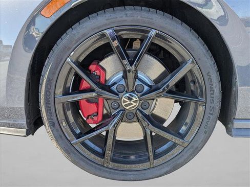 Certified 2024 Volkswagen GTI SE image 9