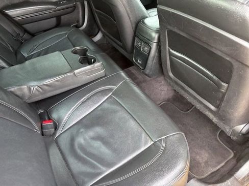 Used 2017 Dodge Charger SE w/ Blacktop Package image 32