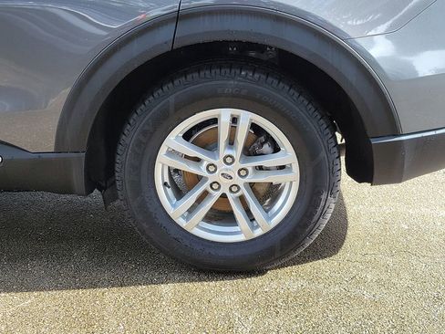 Used 2023 Ford Explorer XLT w/ Equipment Group 202A RWD image 5