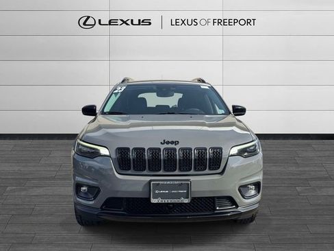 Used 2023 Jeep Cherokee Altitude Lux image 2