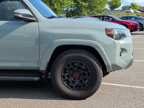 Certified 2022 Toyota 4Runner TRD Off-Road Premium w/ TRD Black Wheel Package (TMS) AWD/4WD image 12