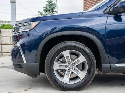 Used 2025 Honda Pilot EX-L image 4
