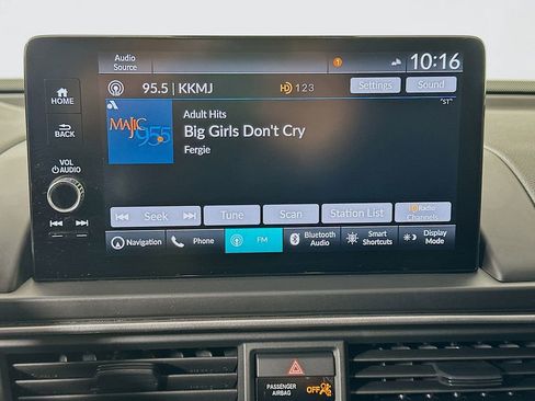 Certified 2024 Honda Pilot Touring image 15