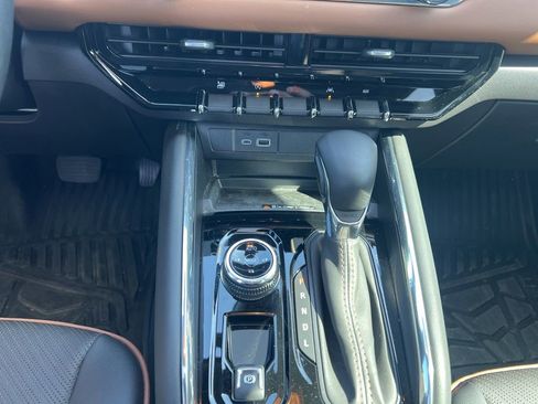 Certified 2026 GMC Canyon AT4 w/ Technology Plus Package AWD/4WD image 10