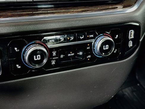 Used 2023 GMC Sierra 1500 SLE AWD/4WD image 14