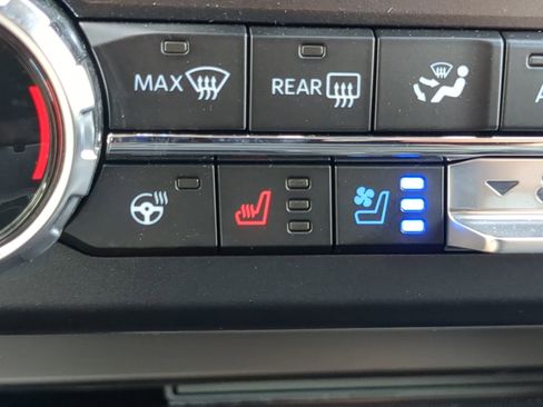 New 2026 Ford F250 Lariat w/ Black Appearance Package image 58