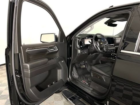 Used 2023 Chevrolet Silverado 1500 LTZ AWD/4WD image 29