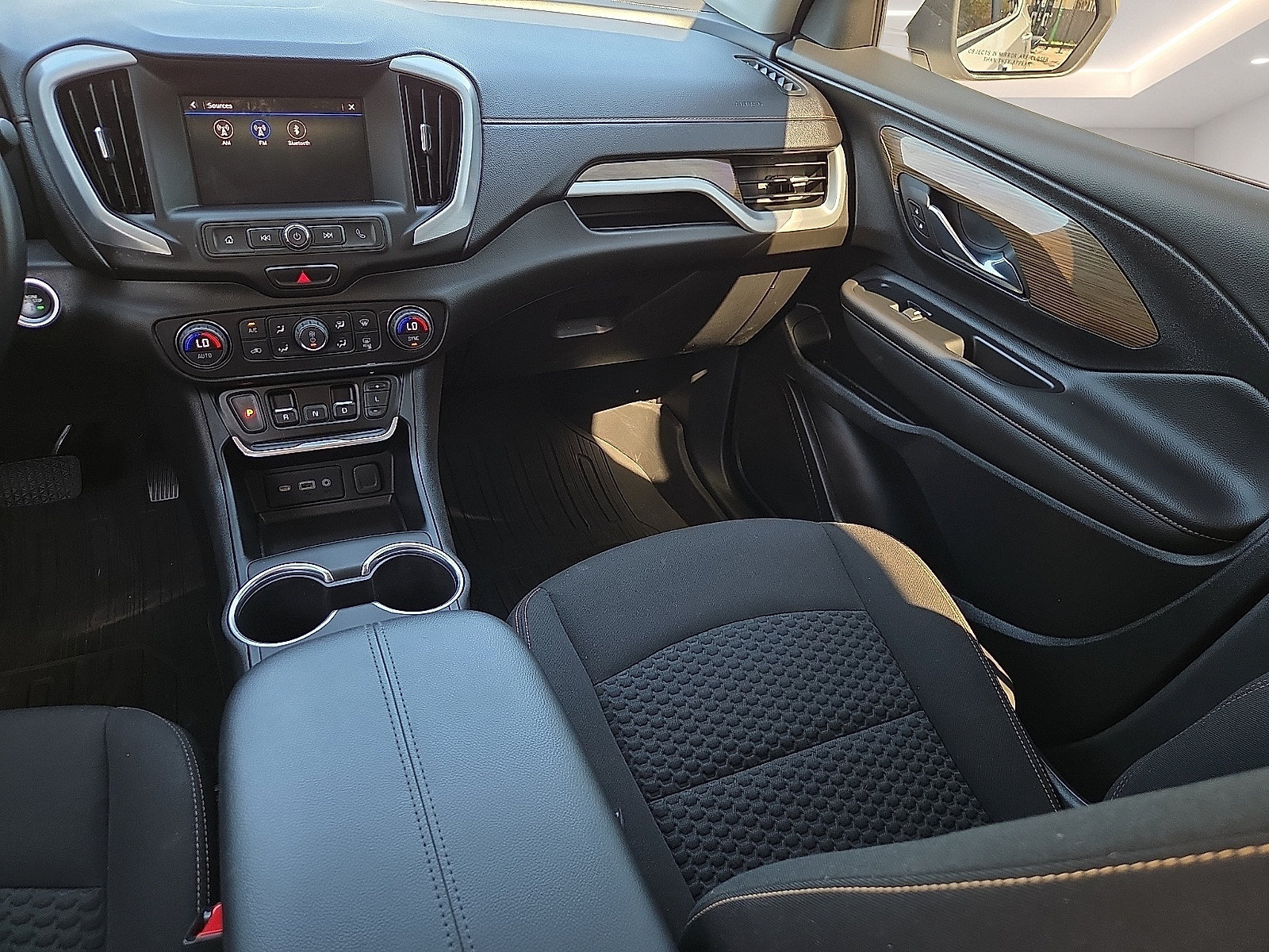 Used 2021 GMC Terrain SLE w/ Driver Convenience Package AWD/4WD image 12