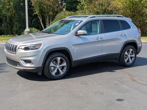 Used 2019 Jeep Cherokee Limited w/ Luxury Group AWD/4WD image 8