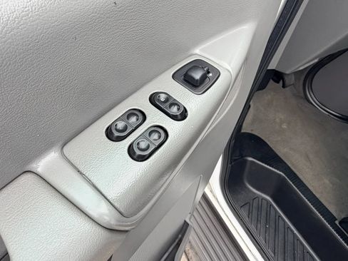 Used 2007 Ford E-350 and Econoline 350 XL RWD image 6