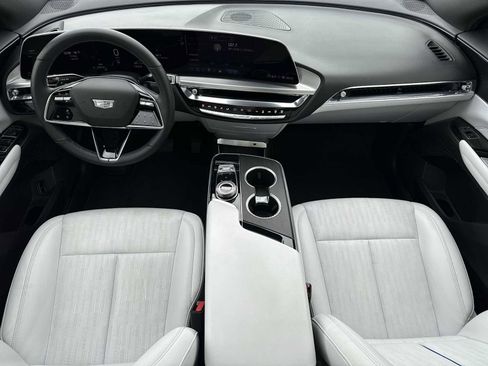Certified 2024 Cadillac Lyriq Luxury AWD/4WD image 21