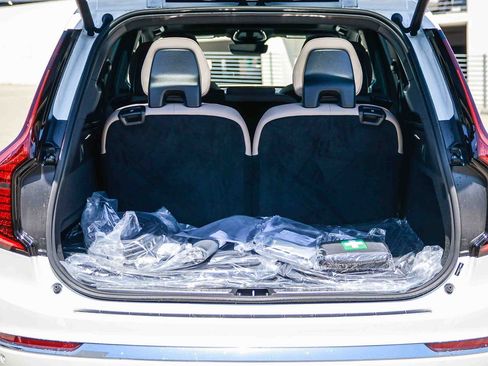 New 2026 Volvo XC90 T8 Plus w/ Protection Package Premier AWD/4WD image 30