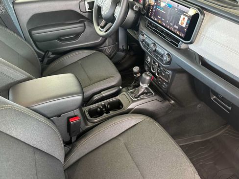 New 2026 Jeep Gladiator Sport AWD/4WD image 12