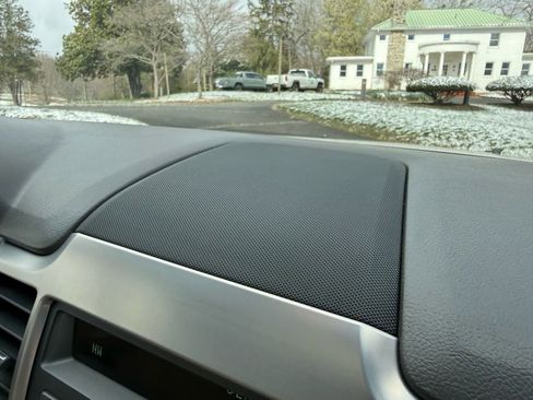 Used 2011 Lincoln MKZ image 41