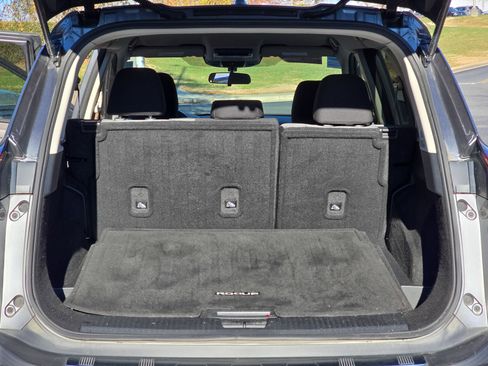 Certified 2023 Nissan Rogue SV image 12