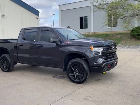 Used 2023 Chevrolet Silverado 1500 LT Trail Boss w/ Convenience Package II image 2