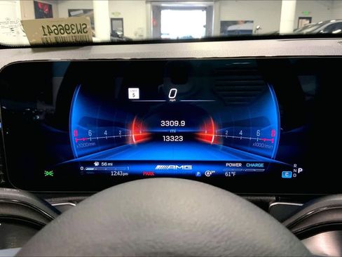 Used 2025 Mercedes-Benz GLB 35 AMG 4MATIC image 24