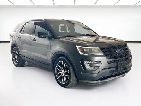 Used 2017 Ford Explorer Sport w/ Equipment Group 401A AWD/4WD image 3