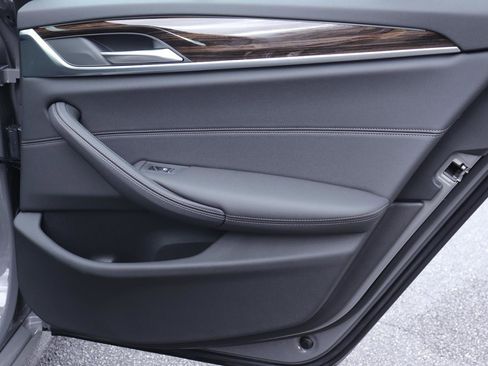 Certified 2022 BMW 540i image 18