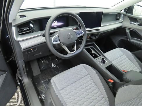 New 2026 Volkswagen Tiguan S image 9