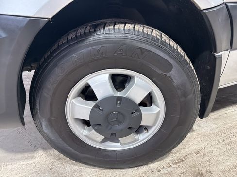 Used 2015 Mercedes-Benz Sprinter 2500 image 2