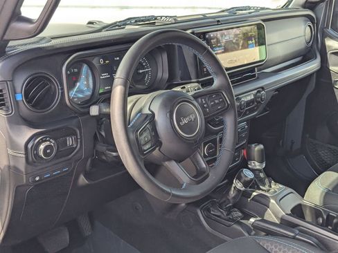 Used 2024 Jeep Wrangler Unlimited Rubicon 4xe image 12