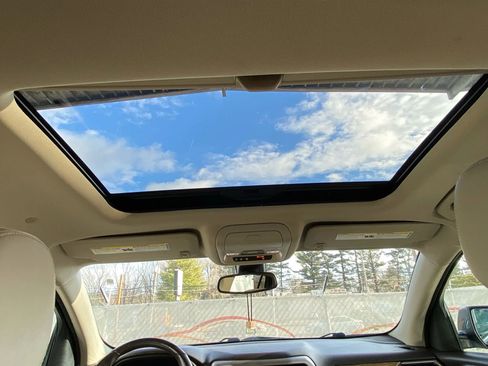 Used 2017 GMC Acadia Denali w/ Technology Package image 41