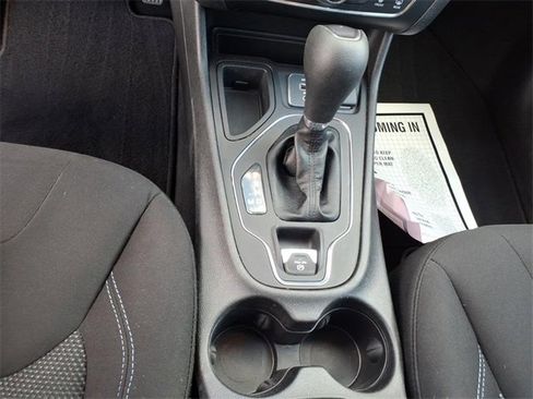 Used 2021 Jeep Cherokee Latitude image 15