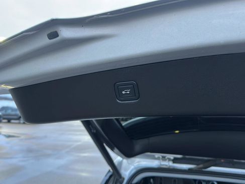 Used 2021 Chevrolet Blazer LT image 9