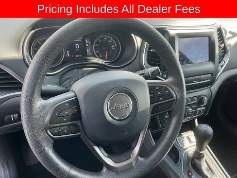 Used 2020 Jeep Cherokee Latitude FWD image 12