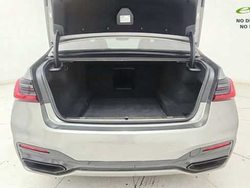 Used 2022 BMW 750i xDrive w/ M Sport Package AWD/4WD image 23
