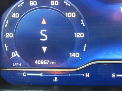Used 2024 Chevrolet Silverado 3500 LT AWD/4WD image 6