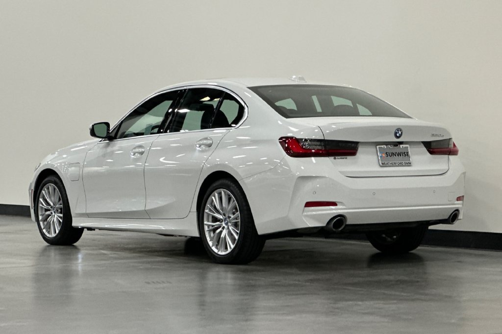 Certified 2024 BMW 330e w/ Convenience Package RWD image 6
