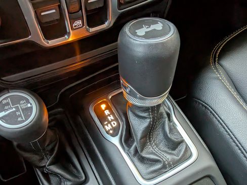 Used 2024 Jeep Wrangler Sahara w/ Technology Group image 31