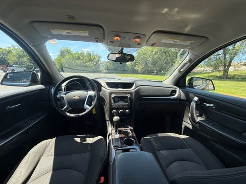 Used 2017 Chevrolet Traverse LT AWD/4WD image 19