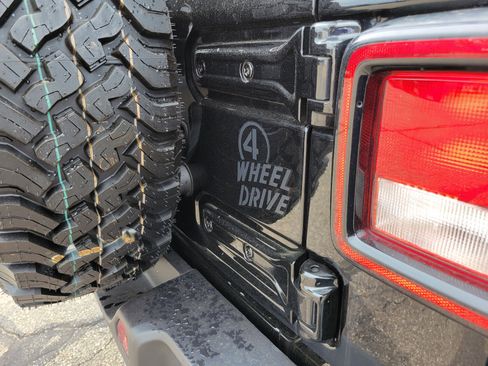 Used 2025 Jeep Wrangler Unlimited Sport S 4xe AWD/4WD image 22