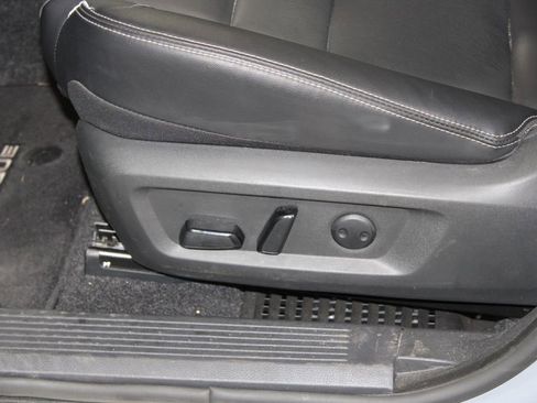 Used 2023 Nissan Rogue SL w/ SL Premium Package image 16