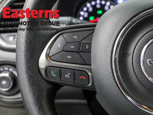 Used 2021 Jeep Renegade Limited image 15