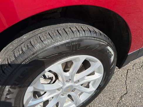 Used 2019 Chevrolet Equinox LT FWD image 29