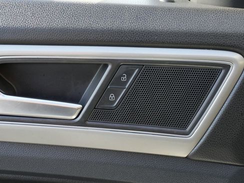 Used 2018 Volkswagen Atlas SE image 24