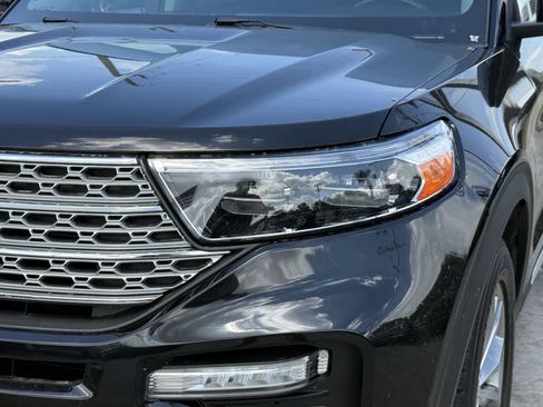 Used 2022 Ford Explorer Limited image 11