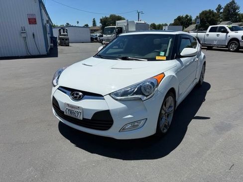 Used 2013 Hyundai Veloster w/ Style Pkg FWD image 5