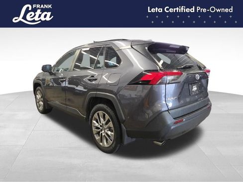 Used 2022 Toyota RAV4 XLE Premium AWD/4WD image 4