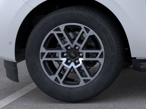 New 2025 Ford Expedition Active image 19