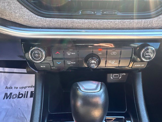 Used 2025 Jeep Compass Latitude AWD/4WD image 19