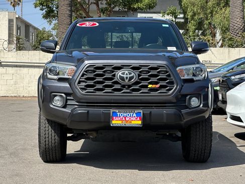 Used 2020 Toyota Tacoma TRD Off-Road w/ TRD Premium Off Road Package AWD/4WD image 9