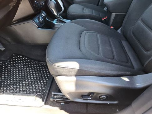 Used 2021 Jeep Renegade Latitude w/ Convenience Group AWD/4WD image 15