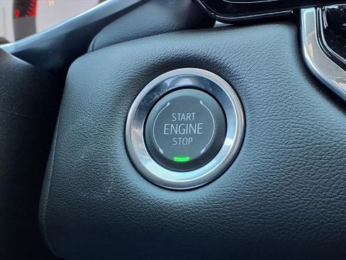 New 2026 GMC Canyon Elevation w/ Convenience Package image 9